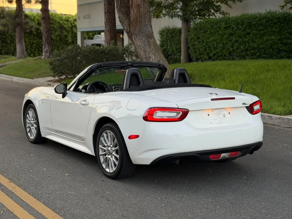 2017 Fiat 124 Spider - Image 2 of 19