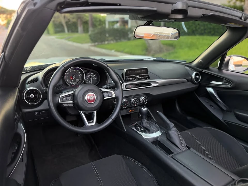2017 Fiat 124 Spider - Image 8 of 19