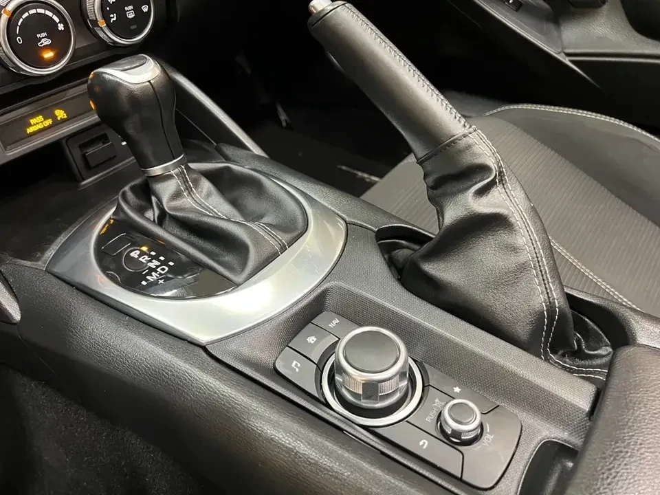 2017 Fiat 124 Spider - Image 12 of 14