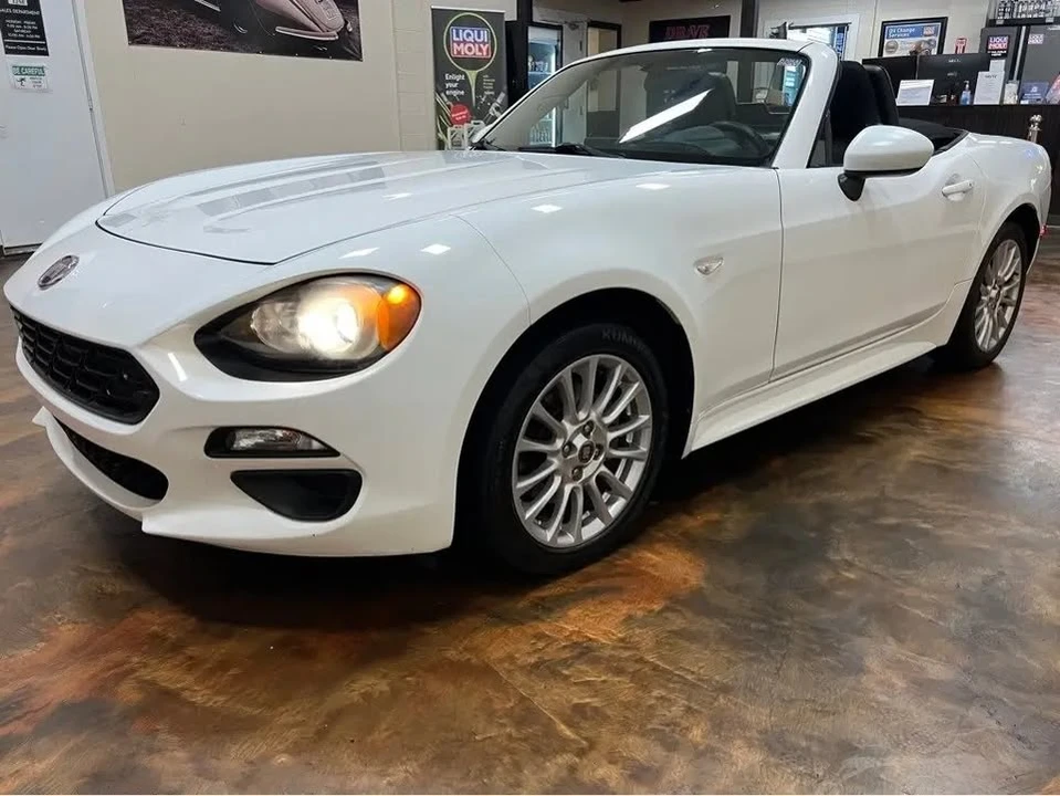 2017 Fiat 124 Spider - Image 4 of 14