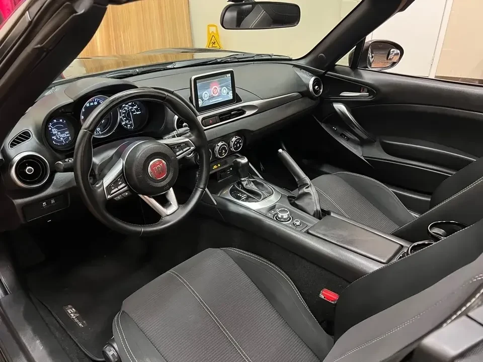 2017 Fiat 124 Spider - Image 8 of 13