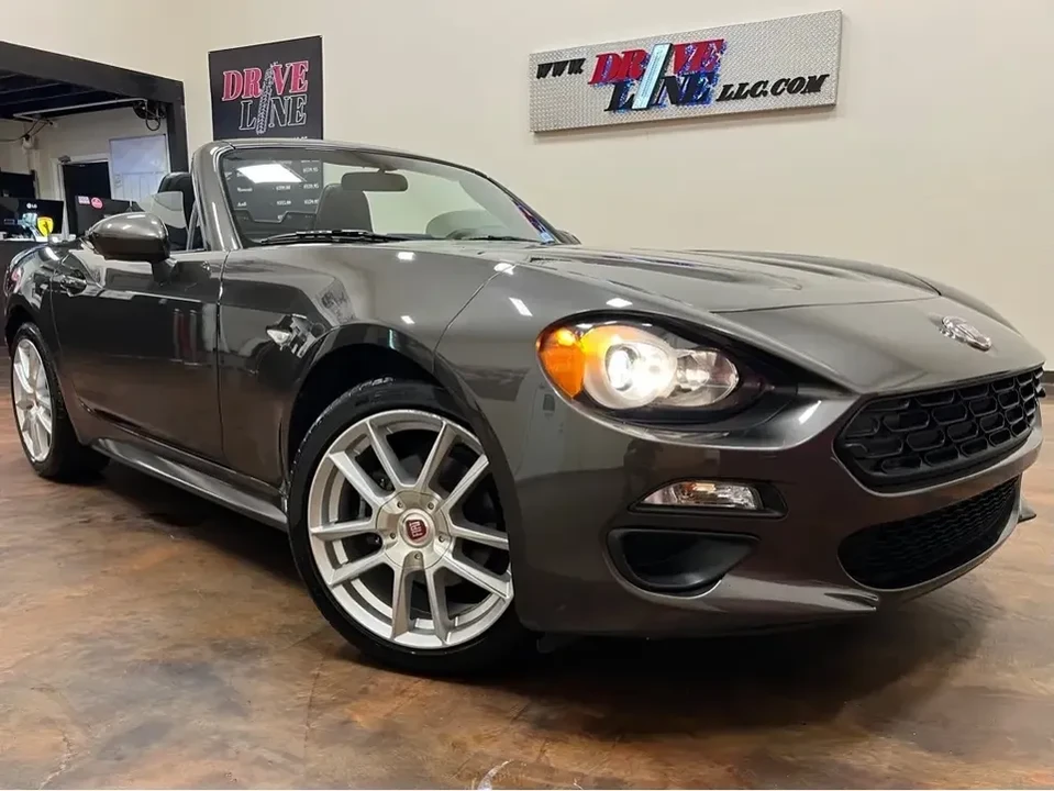 2017 Fiat 124 Spider - Image 13 of 13