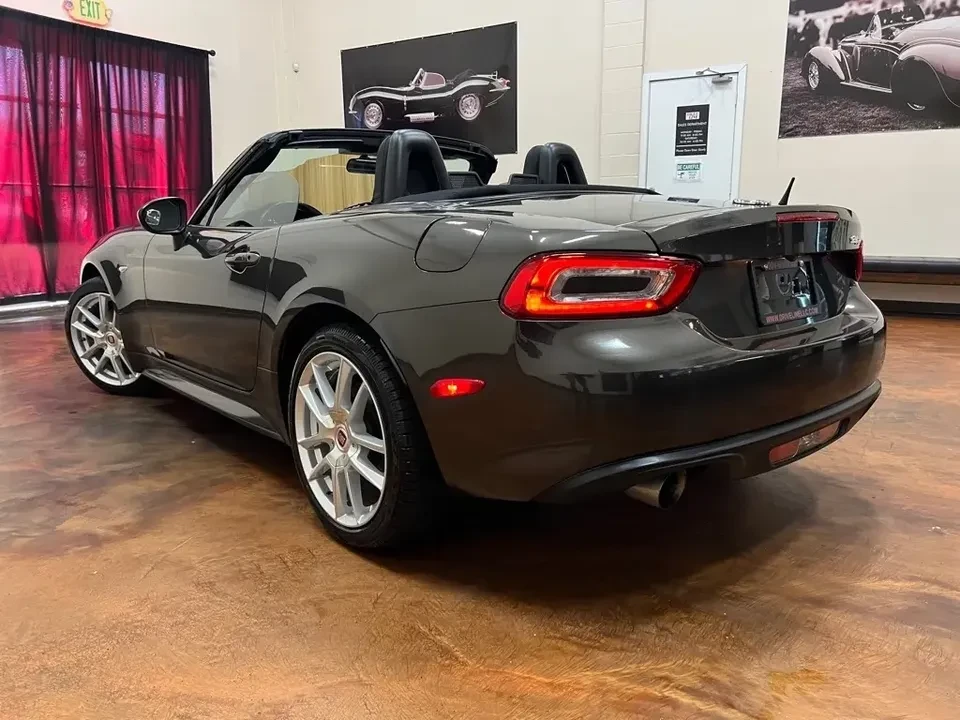 2017 Fiat 124 Spider - Image 2 of 13