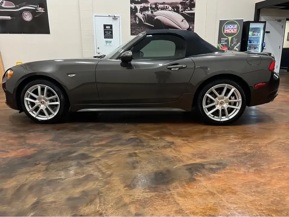 2017 Fiat 124 Spider - Image 7 of 13