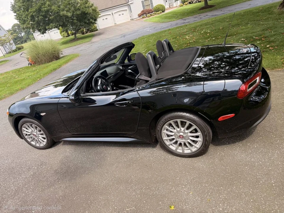 2017 Fiat 124 Spider - Image 7 of 20