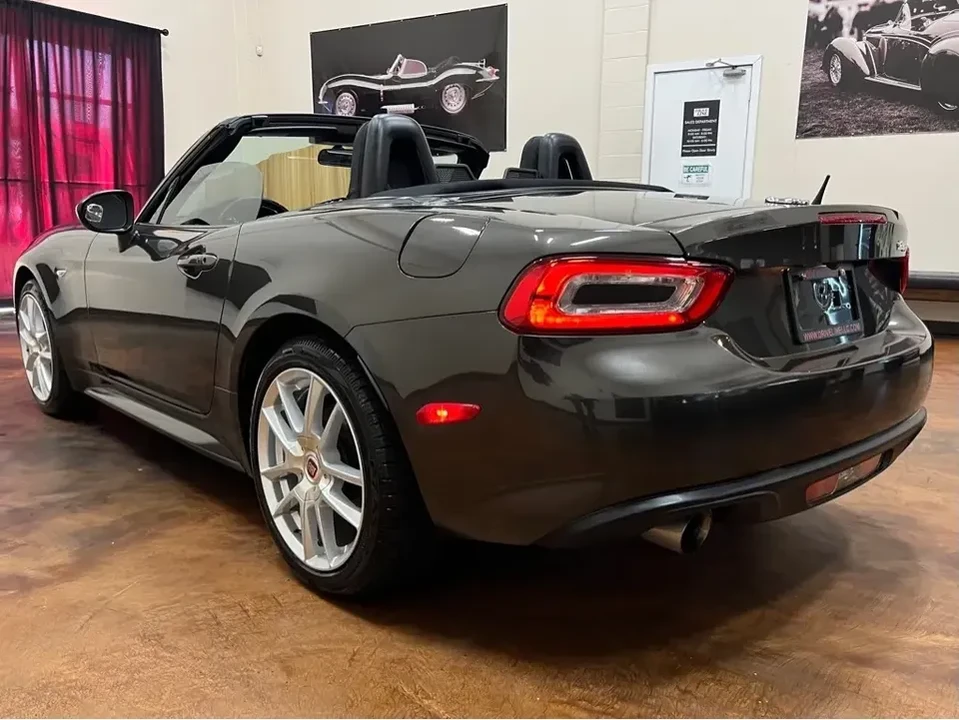 2017 Fiat 124 Spider - Image 5 of 20