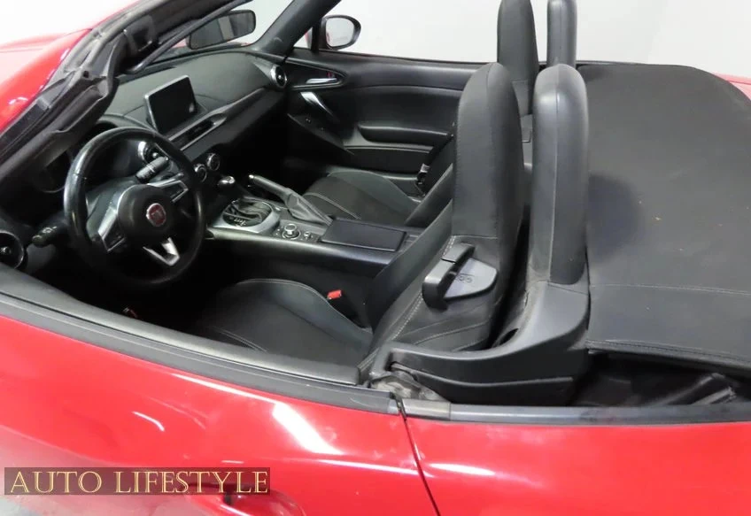 2017 Fiat 124 Spider - Image 21 of 21