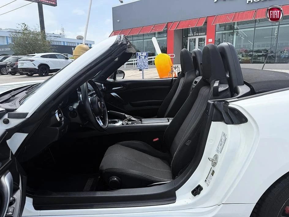 2017 Fiat 124 Spider - Image 22 of 22