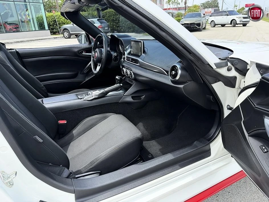 2017 Fiat 124 Spider - Image 15 of 22