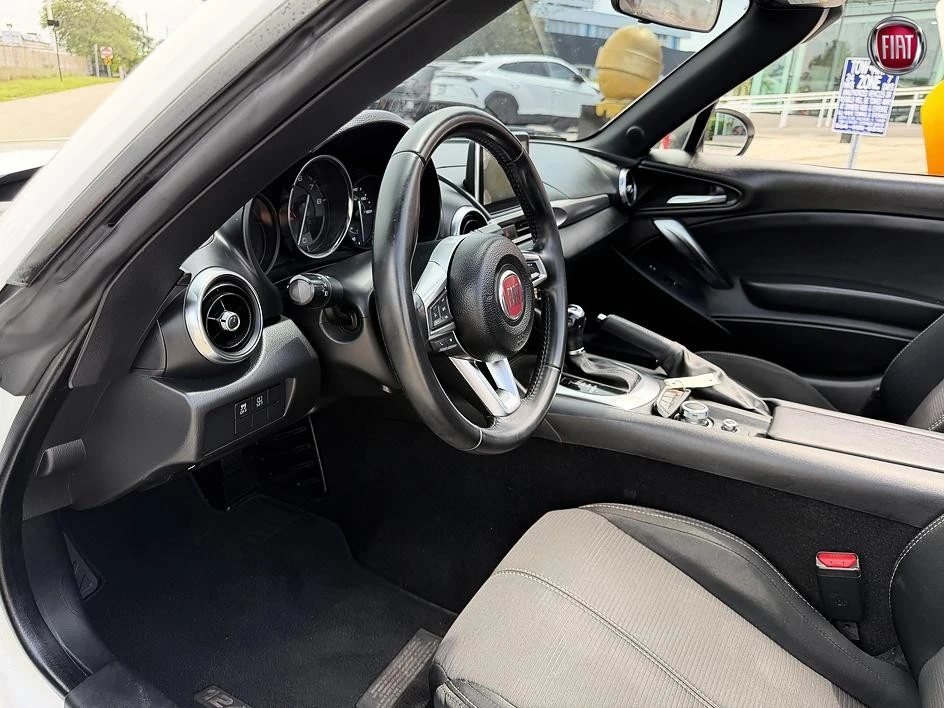 2017 Fiat 124 Spider - Image 19 of 22