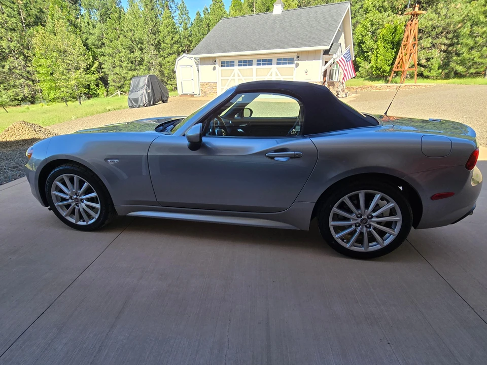 2017 Fiat 124 Spider - Image 9 of 31