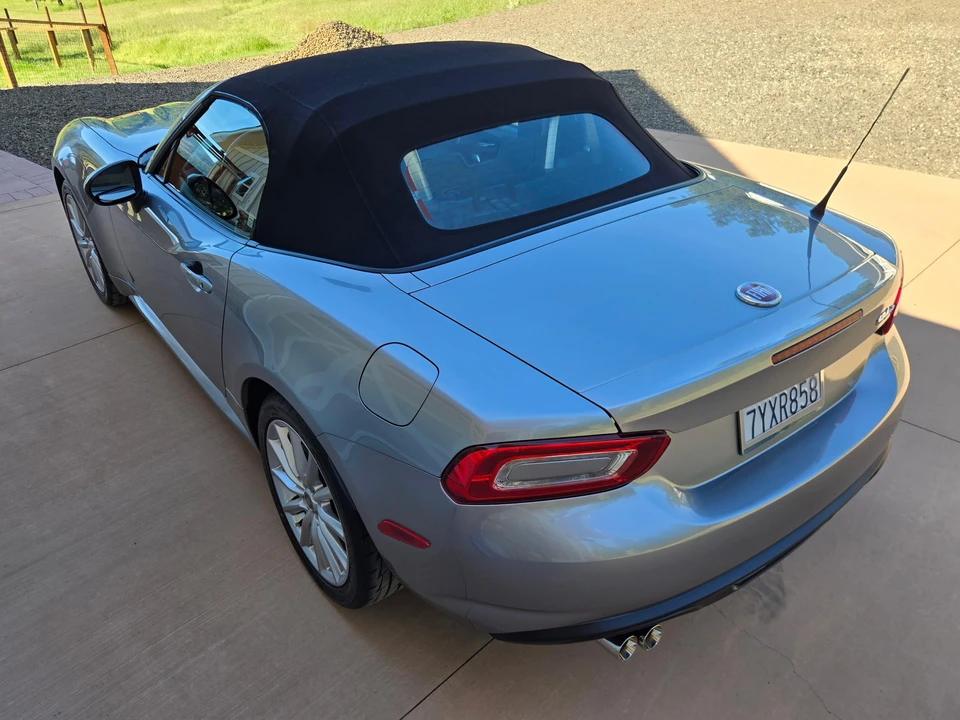 2017 Fiat 124 Spider - Image 10 of 31