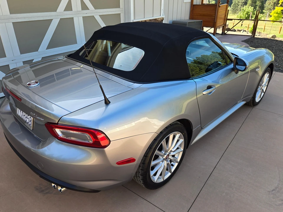 2017 Fiat 124 Spider - Image 11 of 31