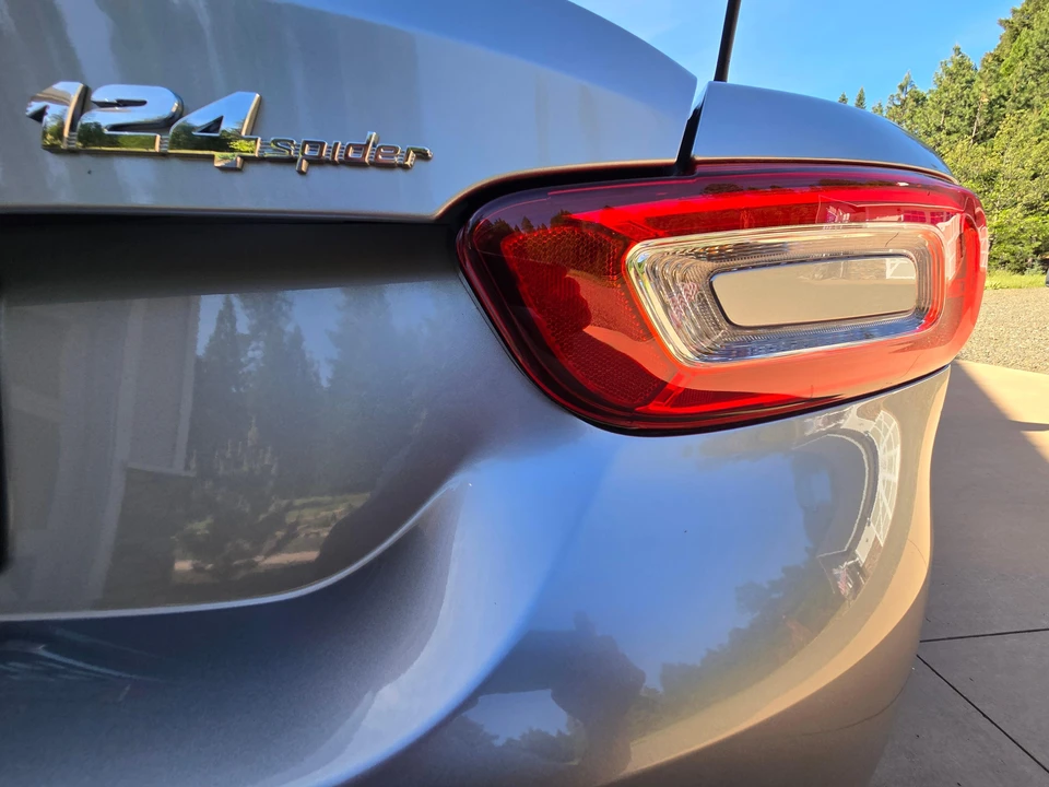2017 Fiat 124 Spider - Image 16 of 31