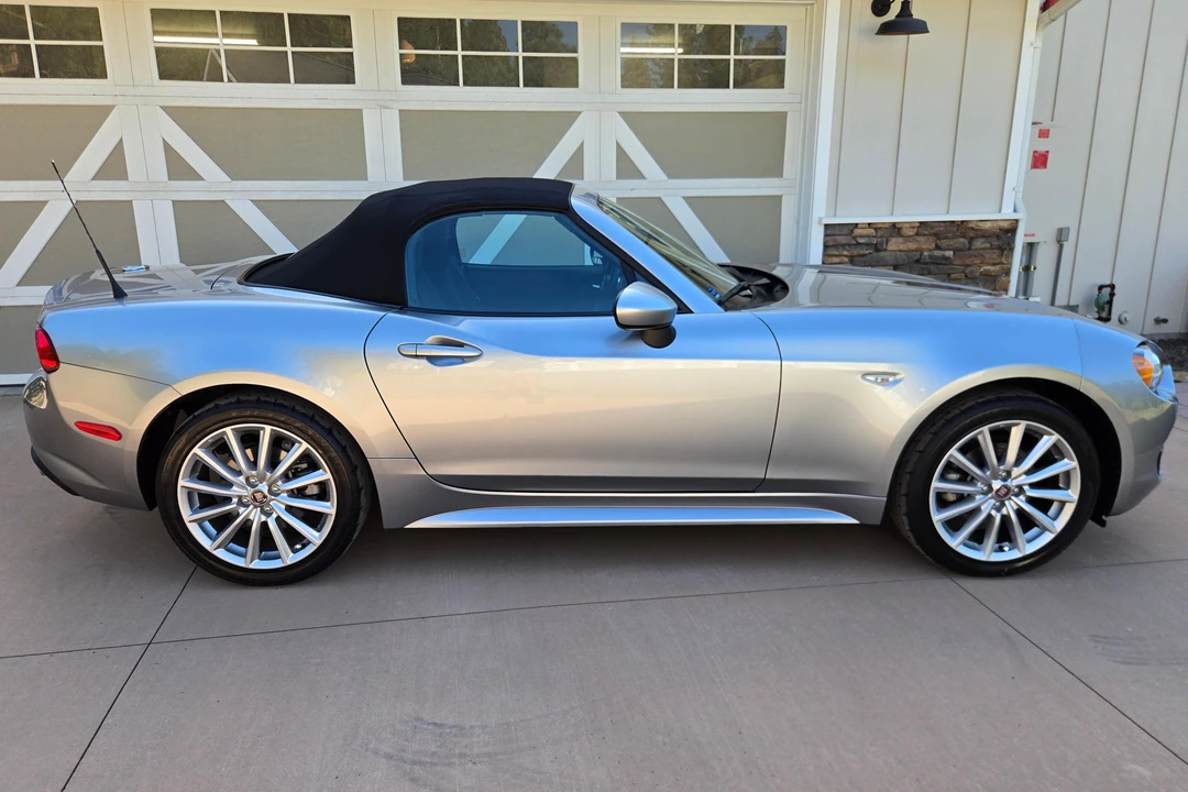 2017 Fiat 124 Spider - Image 3 of 31