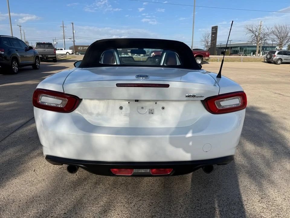 2017 Fiat 124 Spider - Image 8 of 20