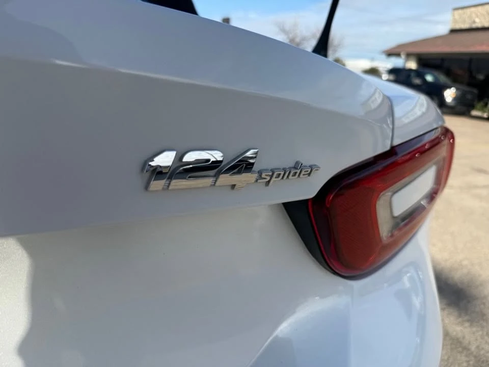 2017 Fiat 124 Spider - Image 12 of 20