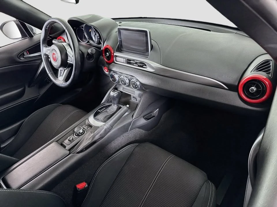 2017 Fiat 124 Spider - Image 11 of 12