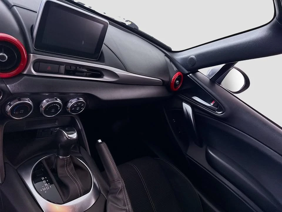 2017 Fiat 124 Spider - Image 8 of 12