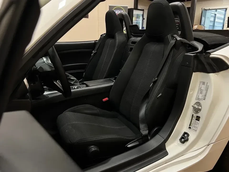 2017 Fiat 124 Spider - Image 11 of 20