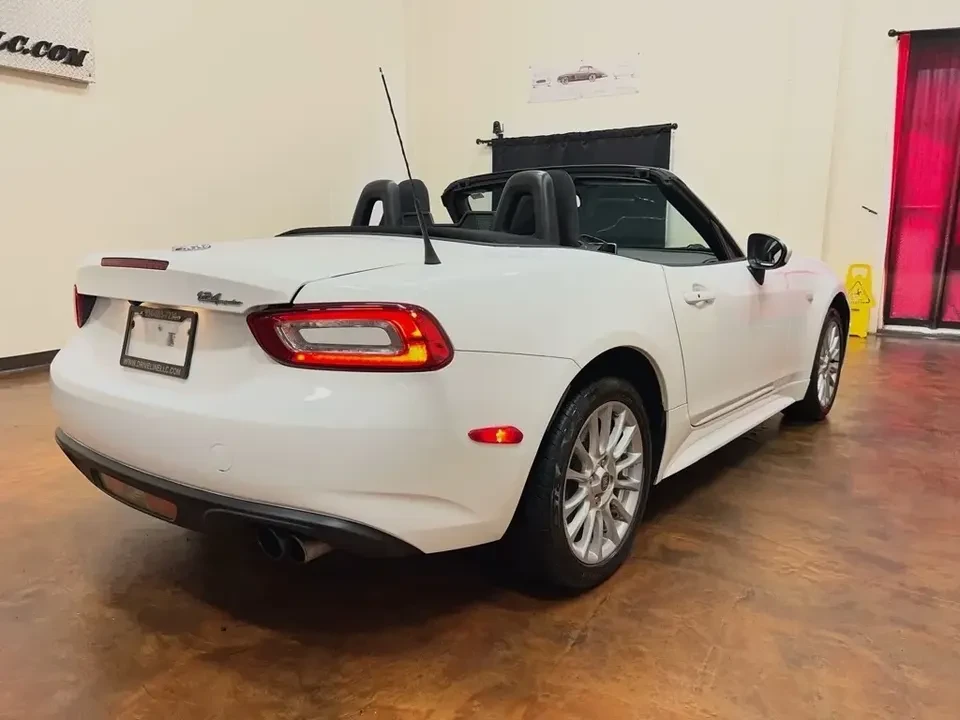 2017 Fiat 124 Spider - Image 7 of 20
