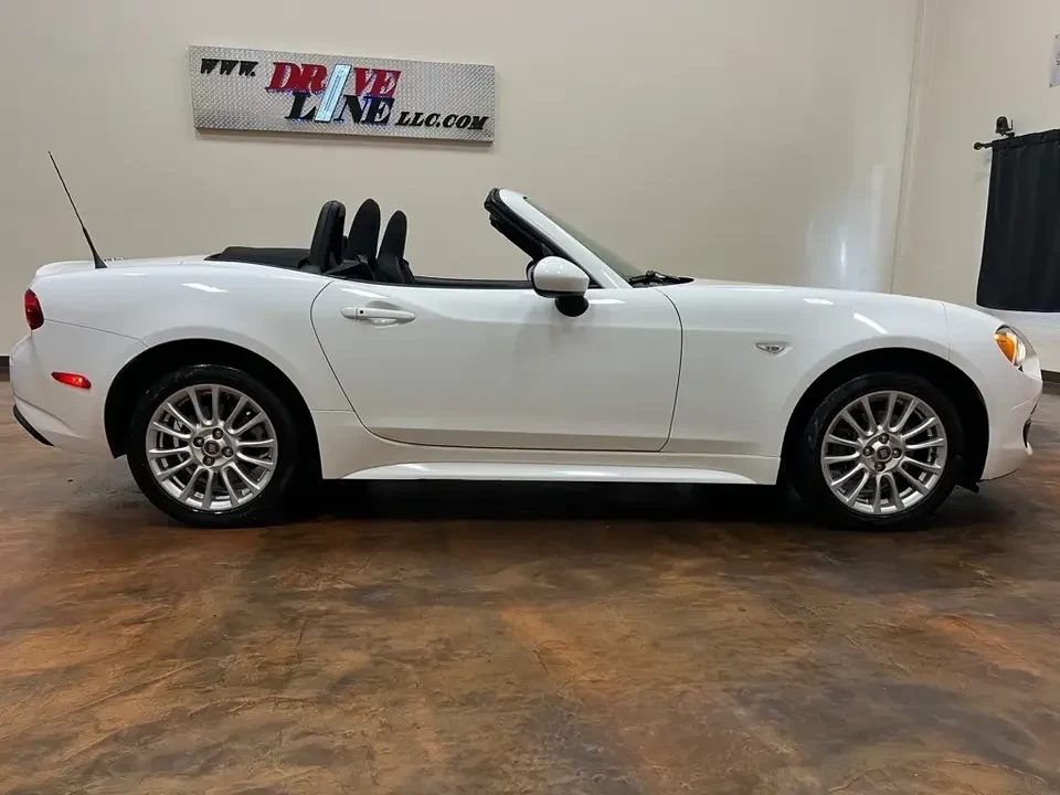 2017 Fiat 124 Spider - Image 8 of 20