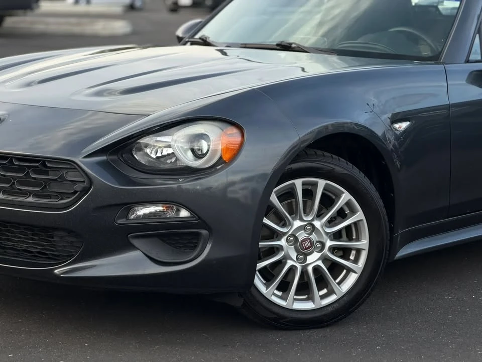2017 Fiat 124 Spider - Image 2 of 20