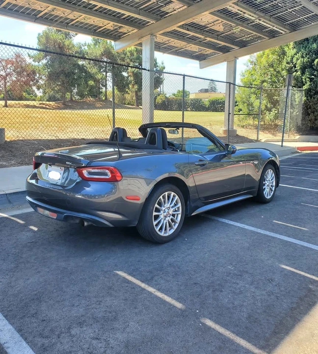 2017 Fiat 124 Spider - Image 5 of 12
