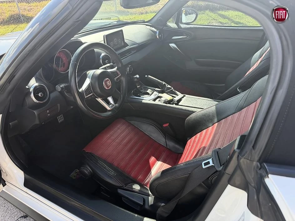 2017 Fiat 124 Spider - Image 25 of 31
