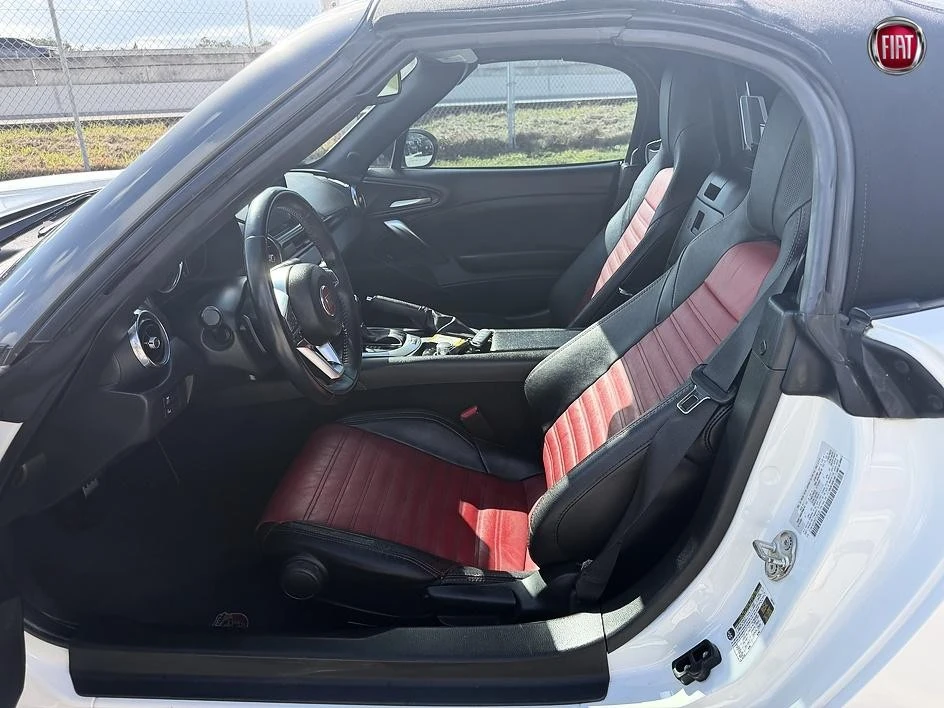 2017 Fiat 124 Spider - Image 26 of 31
