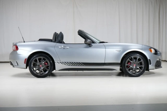 2017 Fiat 124 Spider - Image 18 of 31