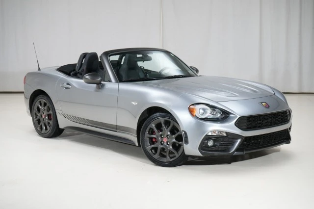 2017 Fiat 124 Spider - Image 16 of 31