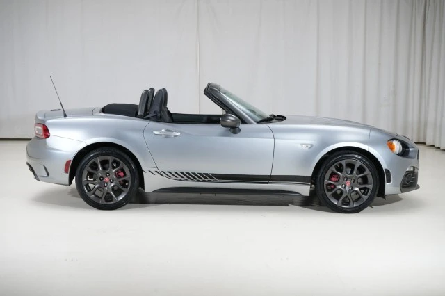 2017 Fiat 124 Spider - Image 17 of 31