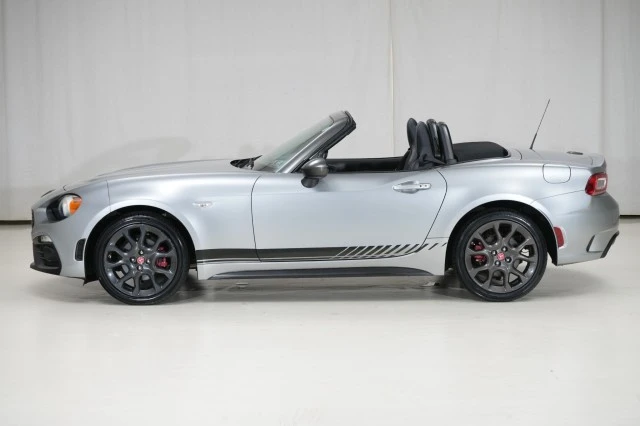 2017 Fiat 124 Spider - Image 2 of 31