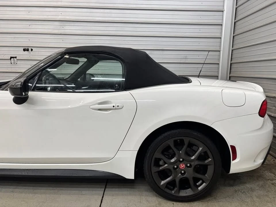2017 Fiat 124 Spider - Image 5 of 19