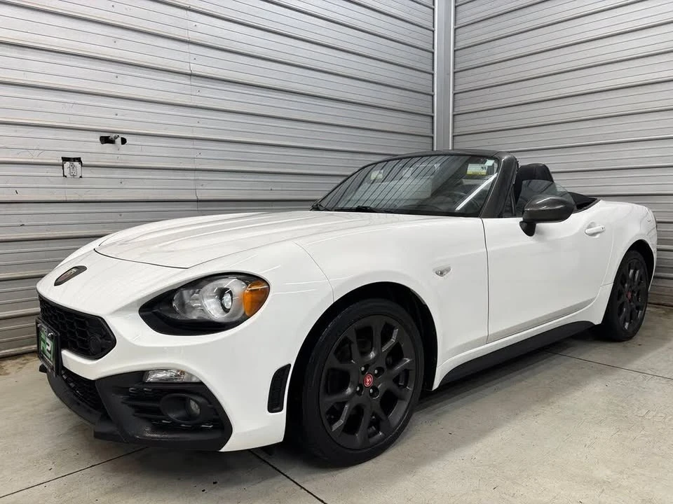 2017 Fiat 124 Spider - Image 11 of 19
