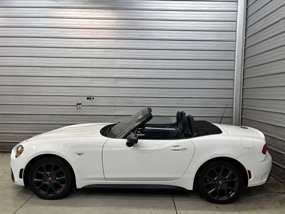 2017 Fiat 124 Spider - Image 10 of 19