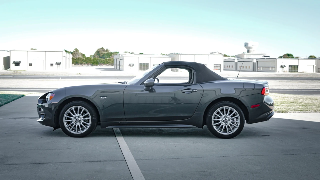 2017 Fiat 124 Spider - Image 4 of 31