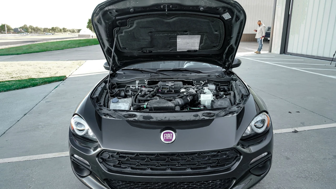 2017 Fiat 124 Spider - Image 10 of 31