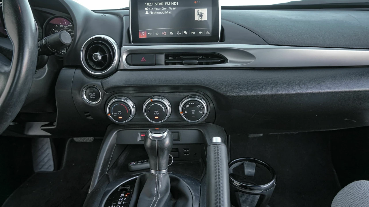 2017 Fiat 124 Spider - Image 12 of 31