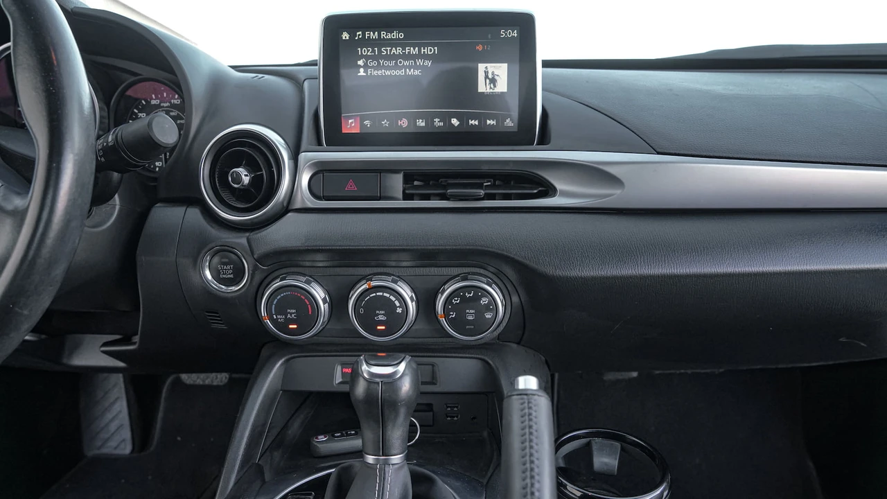 2017 Fiat 124 Spider - Image 13 of 31