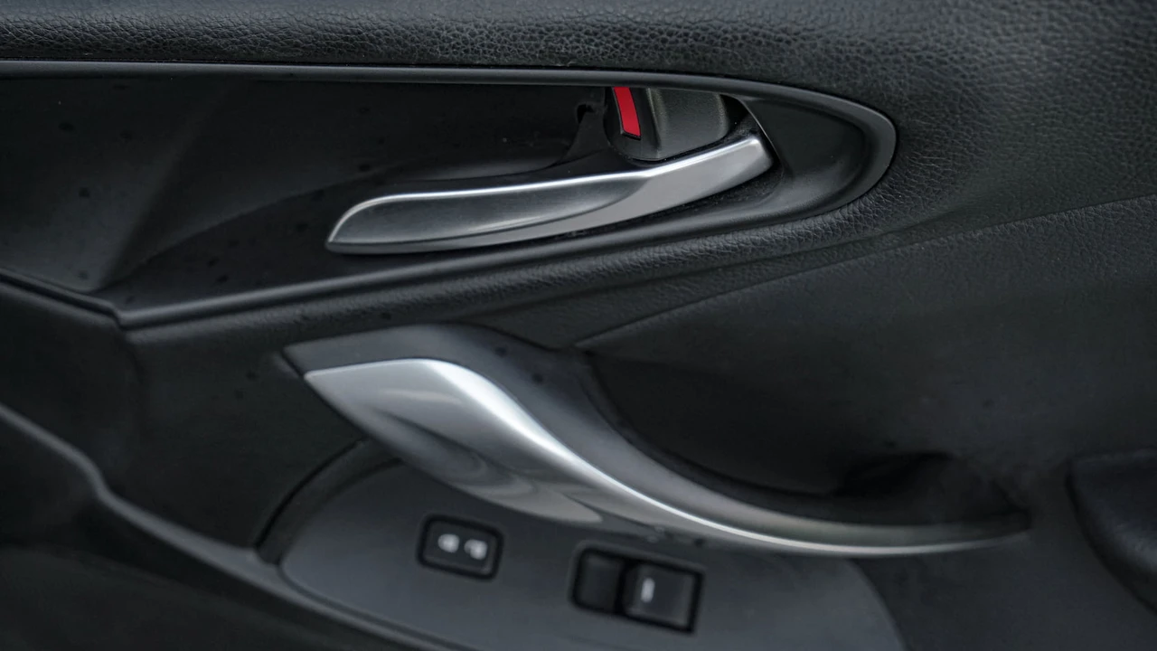 2017 Fiat 124 Spider - Image 24 of 31