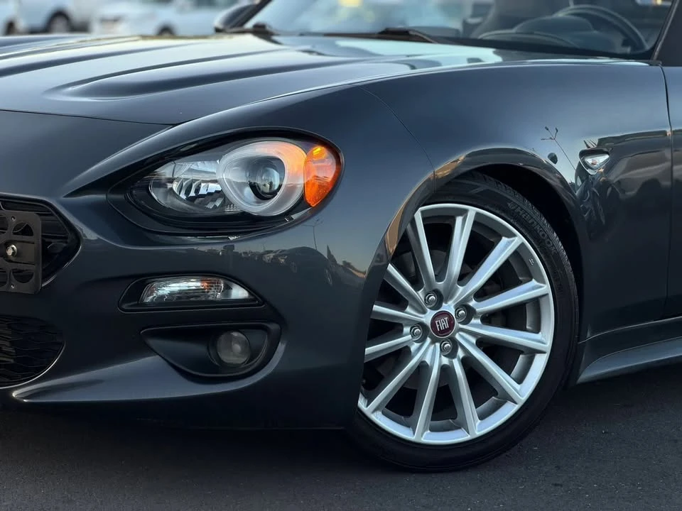 2017 Fiat 124 Spider - Image 2 of 20