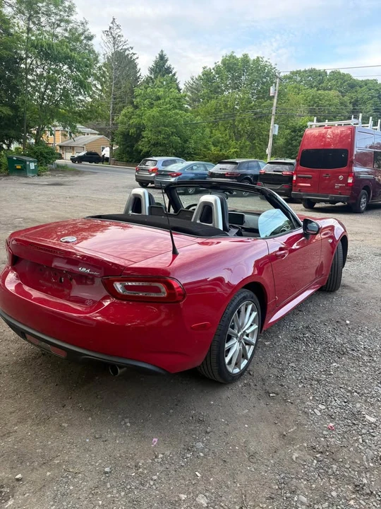 2017 Fiat 124 Spider - Image 10 of 10
