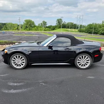 2017 Fiat 124 Spider Lusso