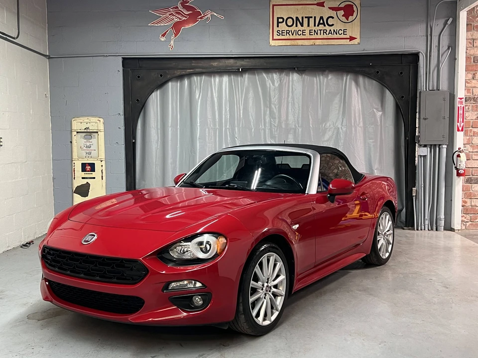 2017 Fiat 124 Spider - Image 9 of 31