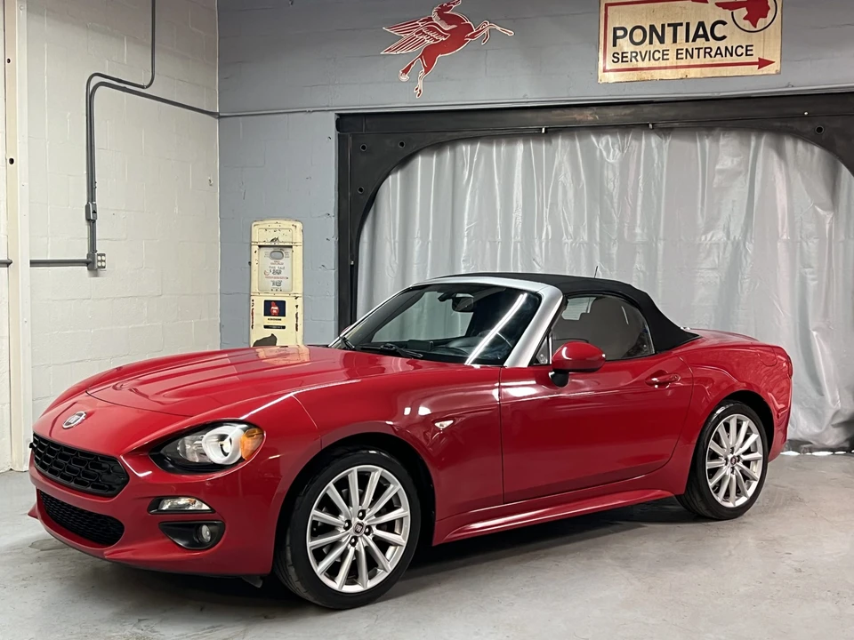 2017 Fiat 124 Spider - Image 8 of 31