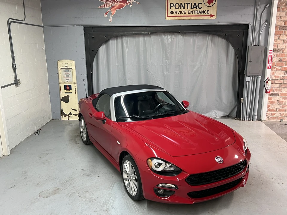 2017 Fiat 124 Spider - Image 15 of 31