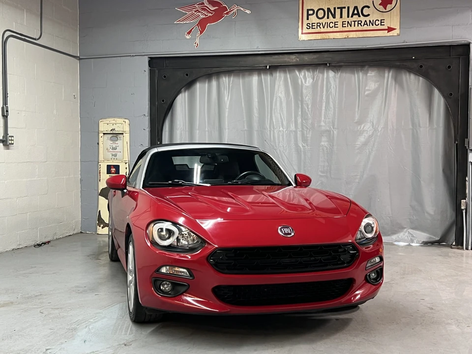 2017 Fiat 124 Spider - Image 14 of 31