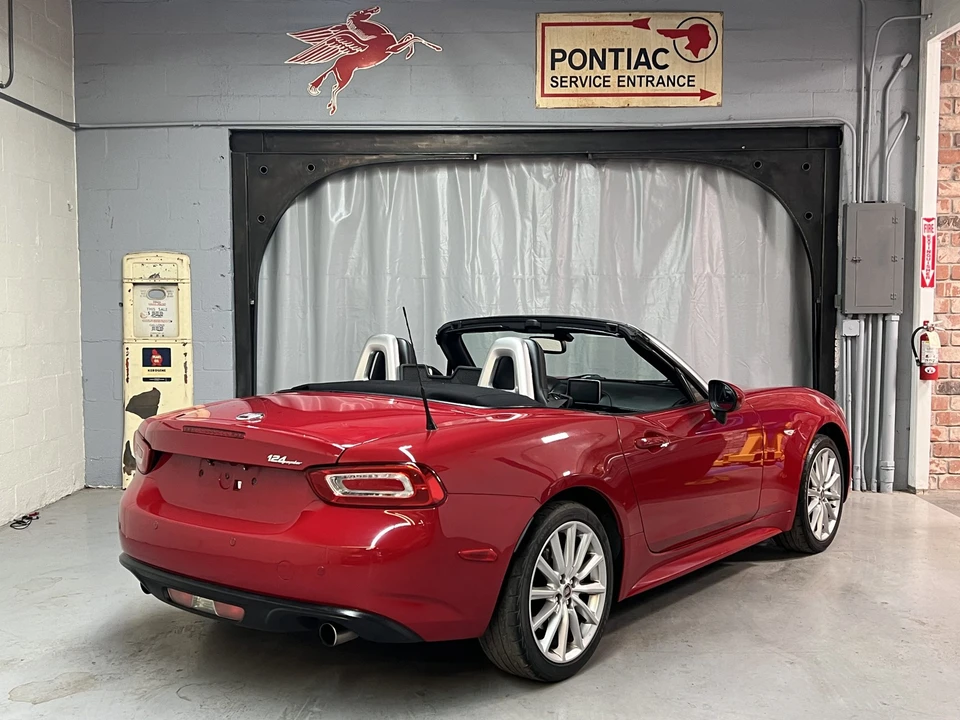 2017 Fiat 124 Spider - Image 7 of 31